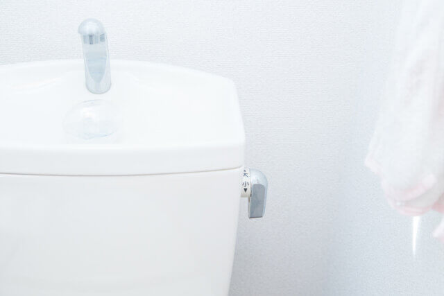 トイレタンクに水がたまらない原因を特定